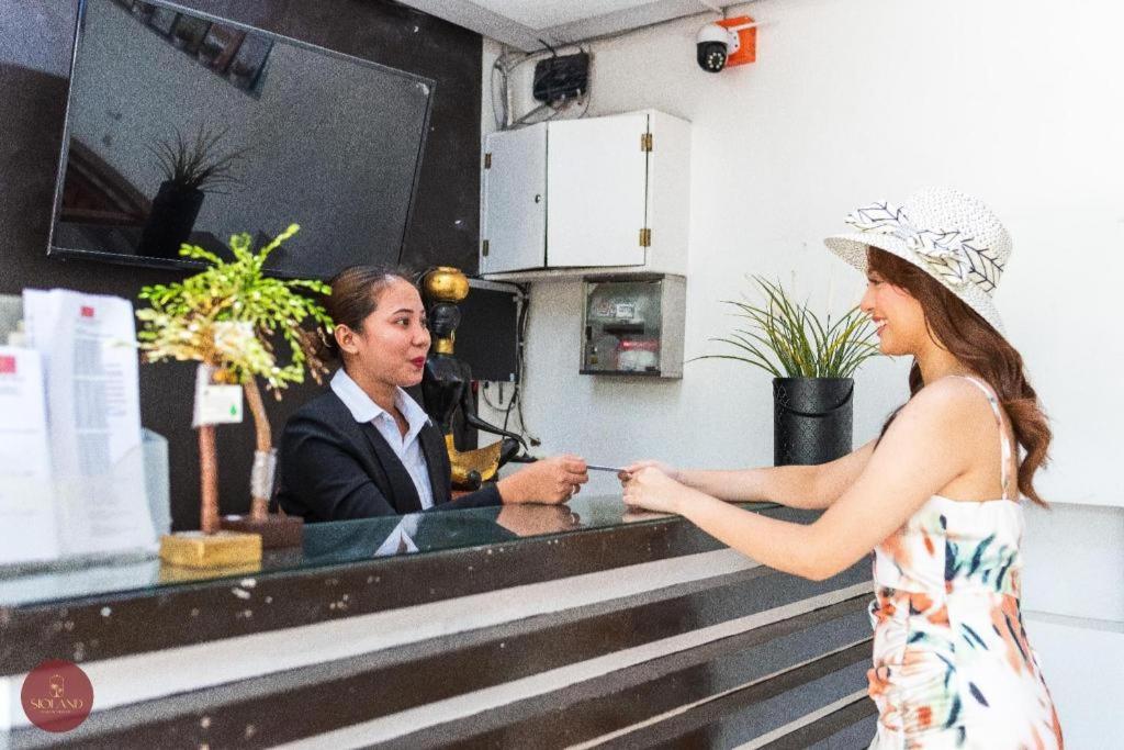 Quezon Premier Hotel - Candelaria Candelaria  Zewnętrze zdjęcie