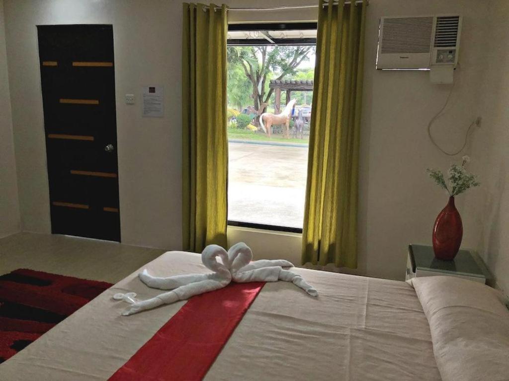 Quezon Premier Hotel - Candelaria Candelaria  Zewnętrze zdjęcie
