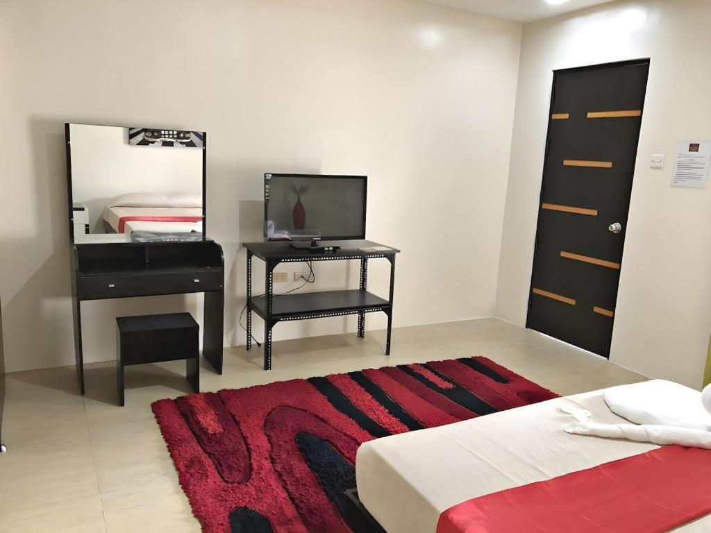 Quezon Premier Hotel - Candelaria Candelaria  Zewnętrze zdjęcie