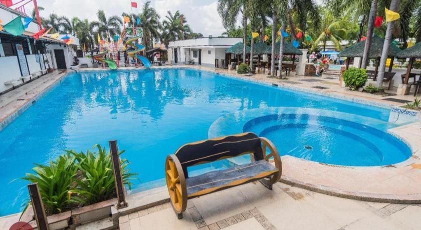 Quezon Premier Hotel - Candelaria Candelaria  Zewnętrze zdjęcie