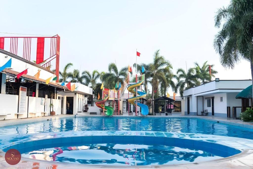 Quezon Premier Hotel - Candelaria Candelaria  Zewnętrze zdjęcie
